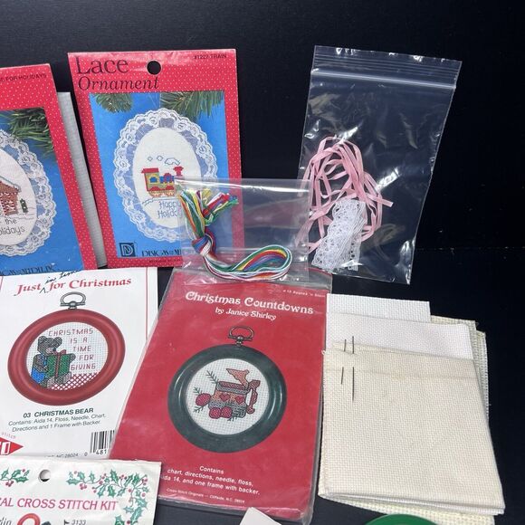 Lot Of 8 Vintage Holiday Cross Stitch Canvas Patterns Booklets Thread Cloth - Picture 3 of 6